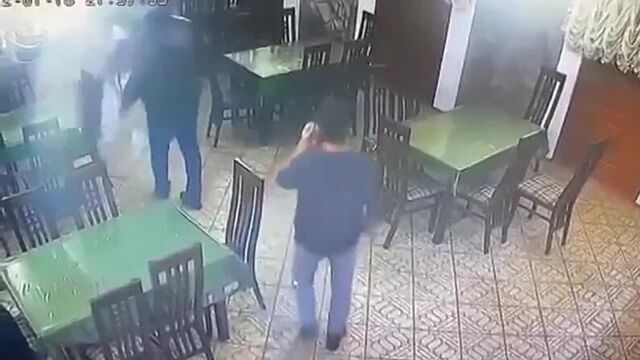 Депутат напал на официантку в одном из кафе Краснодарского края.