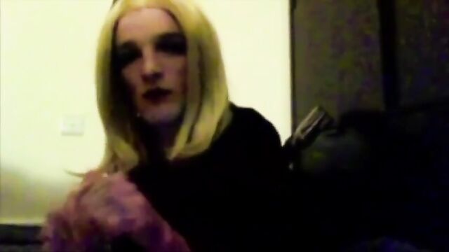 Crossdressers, Traps, Sissies and Poppers action