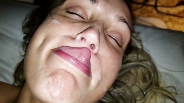 Cleaning Sperm With Tongue