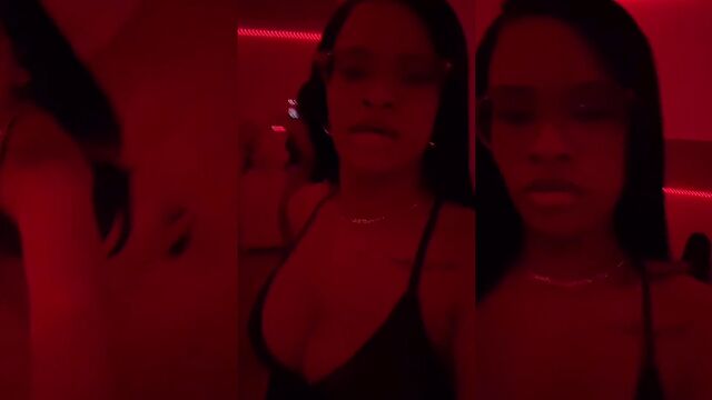 Lexi shows her boobs and pussy on TikTok live streaming