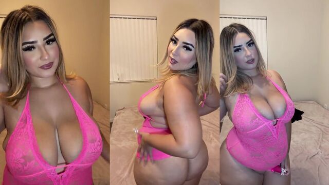 A fat ass cupcake is enough to make anyone lose self control