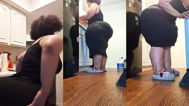 Blonde girl with big ass fucks in the bathroom at the club