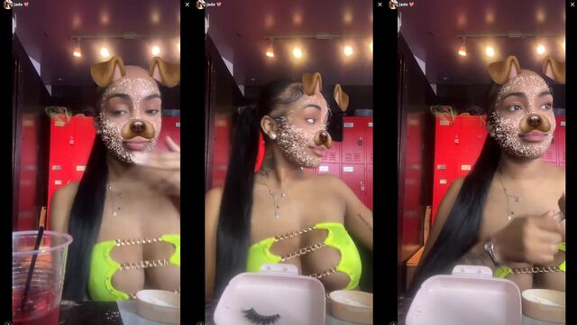 Lockeroom stripper show with a twist on TikTok live