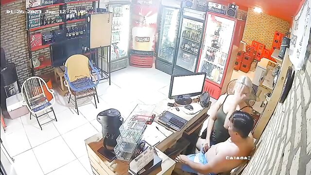 A Paraguayan woman swallowed a huge cock and all the cum