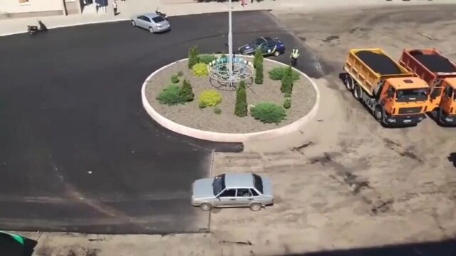 Парень на девятке затроллил гаишников в Украине