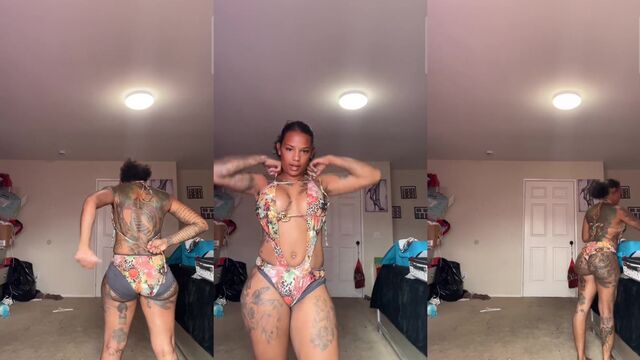 Random nipslips during a Tiktok stream