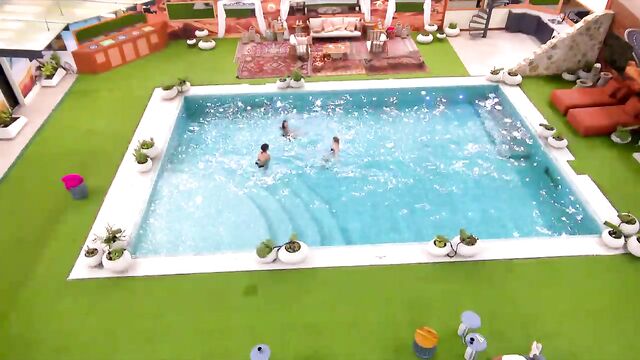 BBB 26: Samira, Paula and Milena by the pool