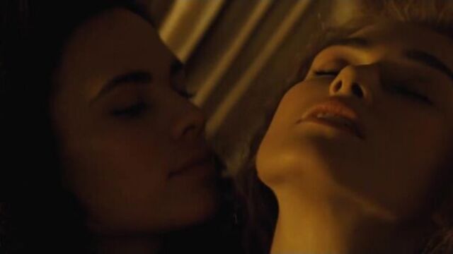 Кира Найтли (Keira Knightley) голая в фильме «Герцогиня» (2008)