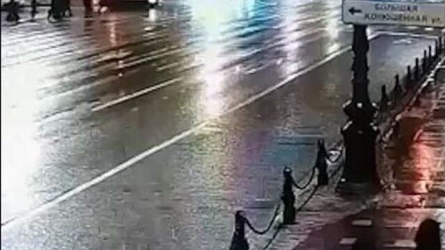 Пьяный таксист сбил пешеходов