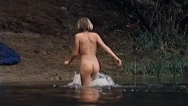 Sandra Hess Nude - Endangered (1994) + slomo Watch Online / Сандра Хесс - Под угрозой