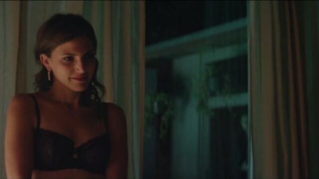 Sophie Kargman Nude - The Girlfriend Game (2015) HD 720p Watch Online / Софи Каргмэн - Игра подружки
