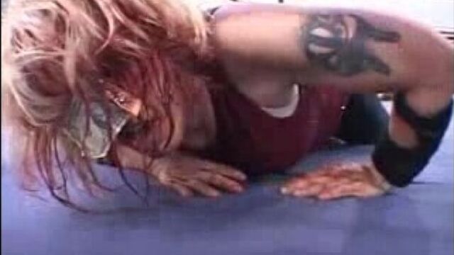 Mickie Knuckles vs Ann Thraxx