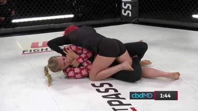 Submission Underground 26: Katlyn Chookagian vs. Gillian Robertson