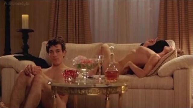 Nathalie Grandhomme Nude - Jeune homme (2006) Watch Online / Натали Грандомм - Молодой человек