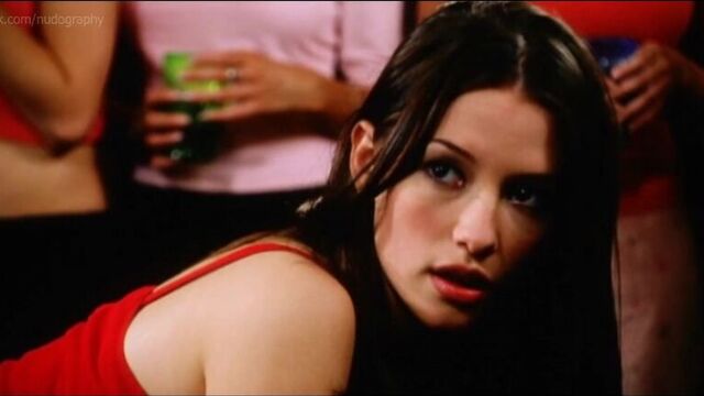 Кайлер Ли (Chyler Leigh) голая? Декольте, ножки