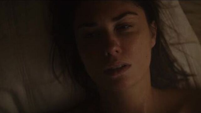 Агата Муцениеце голая в сериале "В клетке" (2019) - Серия 3 HD 1080p