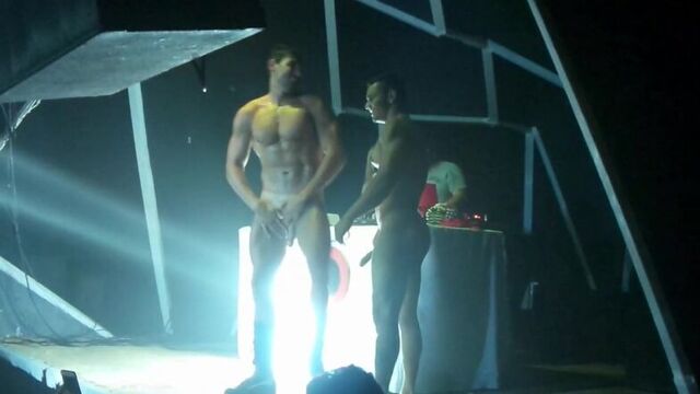 Gogoboys perform at Josefine Club in Brazil - www.fervecao.com