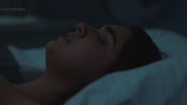 Geraldine Viswanathan Nude (covered) - Hala (2019) HD 1080p Watch Online / Джеральдин Вишванатан - Хала