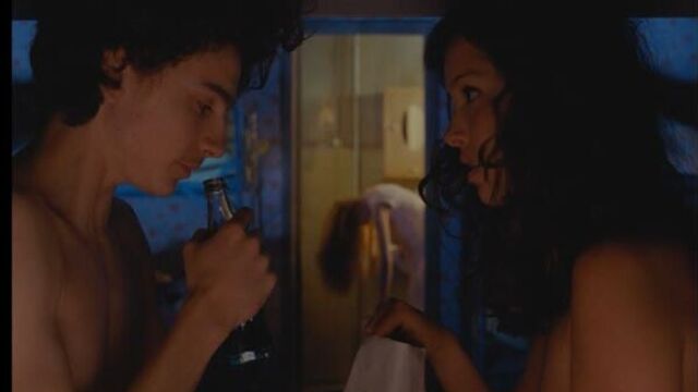 Лина Кудри (Lyna Khoudri nude scenes in "The French Dispatch" 2021)