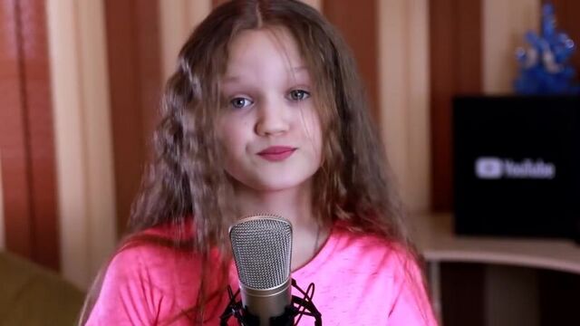 Блогер Ксения Левчик о конкурсе "Звездочет" - cover Афродита ВАЛЕРА
