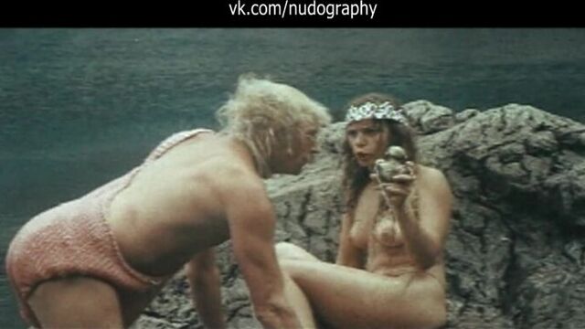 Ольга Машная голая в фильме "На помощь, братцы!" (1988, Иван Василев)