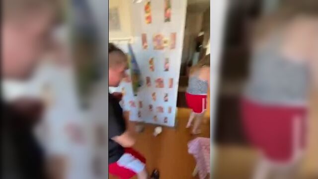Безумный паша бьет иришку чикипики из за борща, на чьей стороне правда