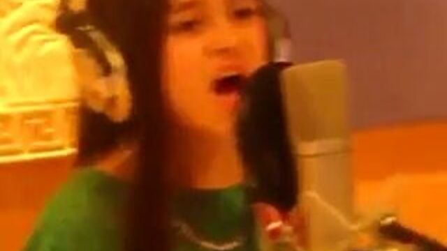 9 _letnaya_tadzhichka_YAsmina_Alidodova_Adele_cover