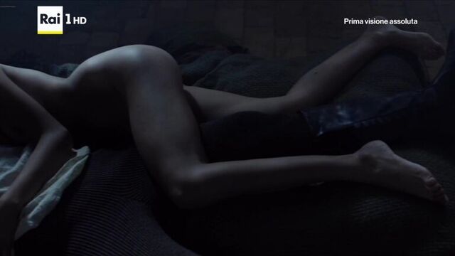 Annabel Scholey, Valentina Belle, etc. Nude - Medici Masters of Florence (2016) s1e6-8 HD 1080p