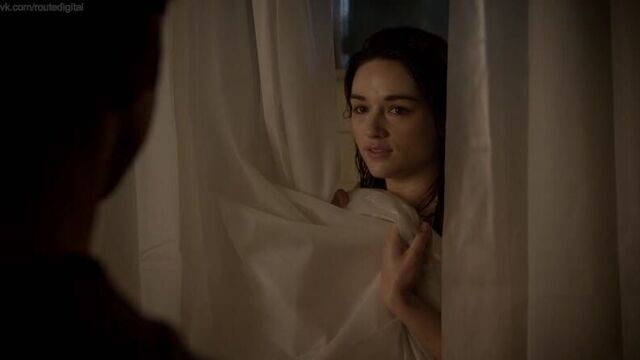 Crystal Reed Nude (covered) - Teen Wolf s03e06 (2013) HD 1080p Watch Online / Кристал Рид - Волчонок
