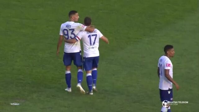 Вратарь «Славена» пропускает курьезный гол