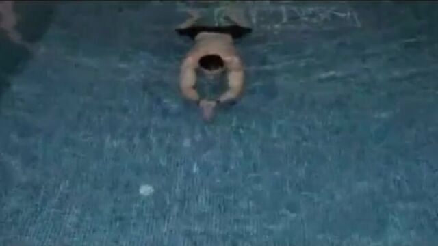 Kerem Bürsin Melis Bürsin - The Swimmer (2012)
