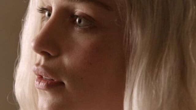 Эмилия Кларк (Emilia Clarke) голая в сериале Игра престолов (Game of Thrones, 2011) - Сезон 1 Серия 1