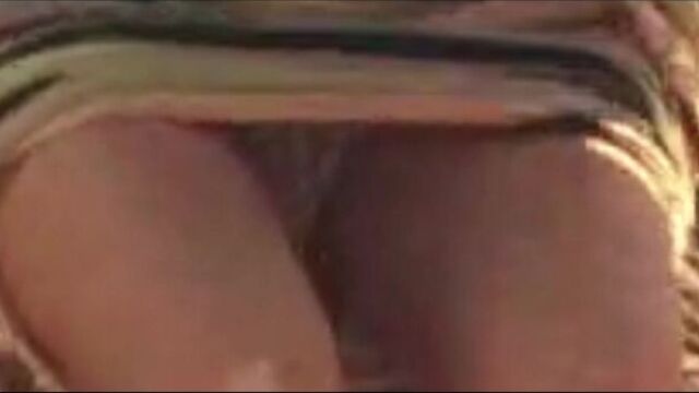 Michela Quattrociocche upskirt in cinema "Scusa ma ti..."