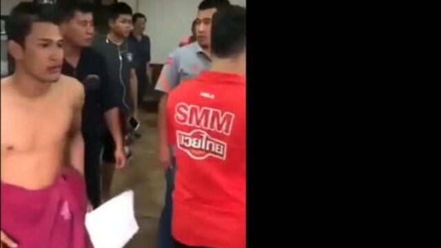 boxers weigh in THAILAND pants boxing striptease член хуй голый nude cock penis стриптиз public