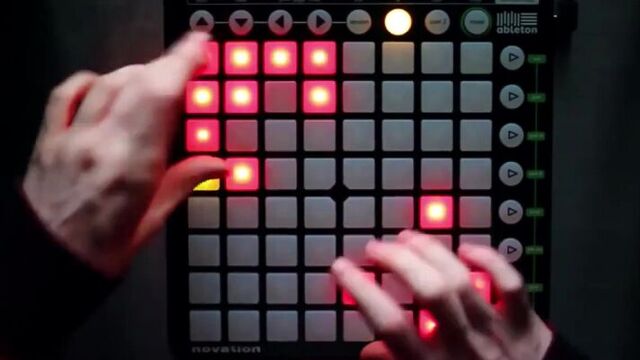 Музыка на Launchpad (Skrillex)