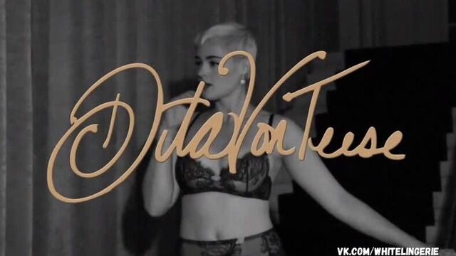Stefania Ferrario - Black Lingerie Thong G-Srting Garter Belt Blonde sexy hot tits ass Onlyfans Patreon блондинка секси бурлеск