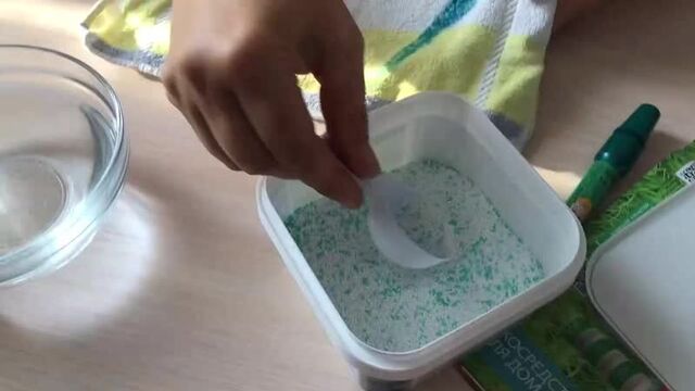 Как вывести пятно от зеленки