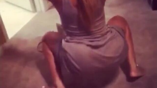 Dress Twerking
