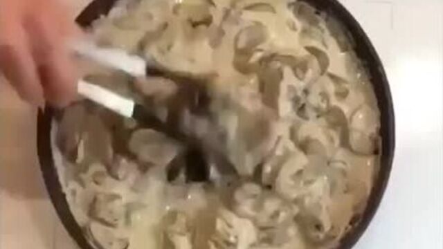 Мясо с грибами в сливочном соусе