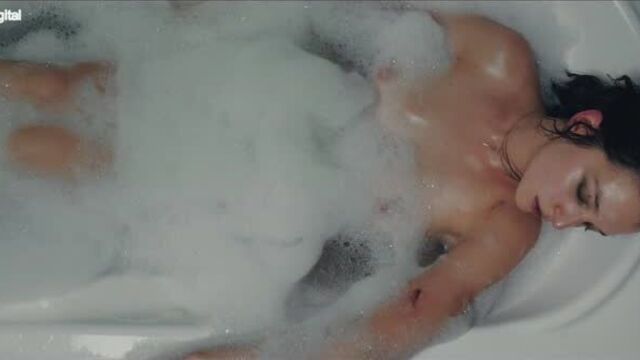 Maria Debska Nude - Zabawa, zabawa (PL-2018) HD 1080p BluRay Watch Online / Мария Дембска - Веселье, веселье