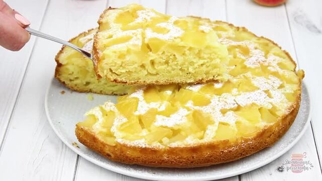 Постная шарлотка с яблоками
