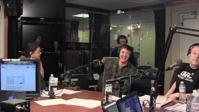 Pedro Pascal on GoT and getting naked on stage (17-03-2014)