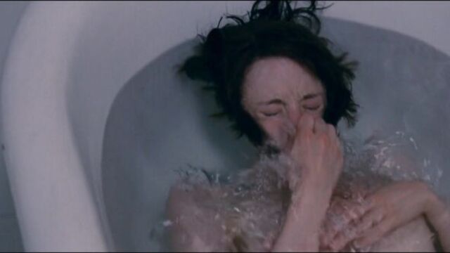 Андреа Райзборо (Andrea Riseborough) голая в фильме «МЫ. Верим в любовь» (2011)
