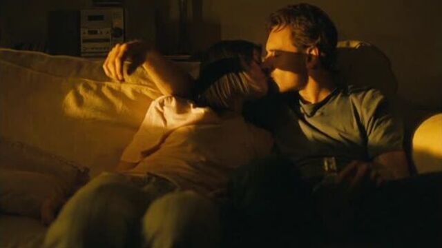 Kierston Wareing, Katie Jarvis Nude - Fish Tank (2009) HD 1080p Watch Online / Кэти Джарвис, Кирстон Вэрэйнг - Аквариум