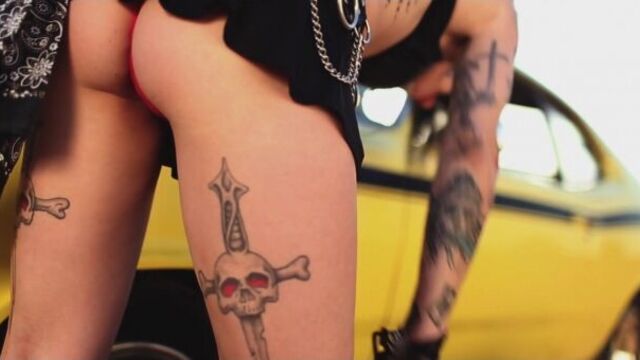 Malice McMunn, Kerry Krogstad Nude - American Muscle (2014) HD 1080p / Малис МакМанн, Кери Крогстад - Американская сила