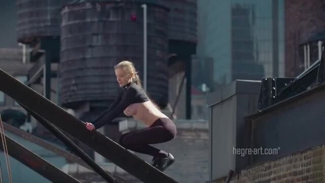 UkraineGirl Emily Bloom - NYC Nude City (Hegre-Art.com)