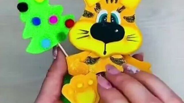Позитивный тигренок из фоамирана