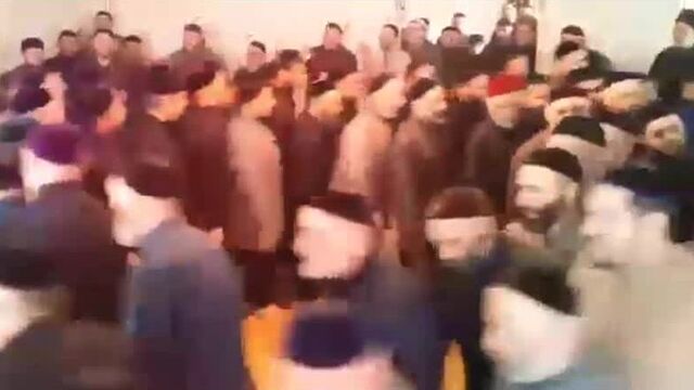 пацаны танцуют под Платина - На грязном (Диана)
