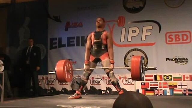 370kg deadlift WR by junior lifter Ian Bell in the 93kg class!